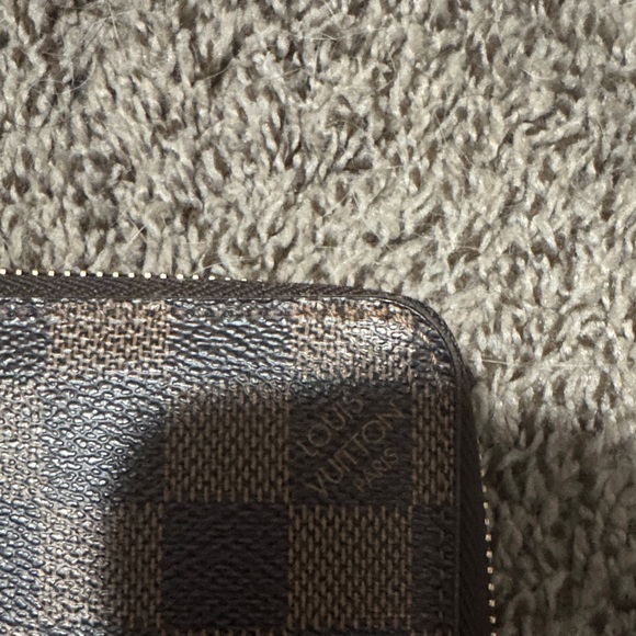 Authentic Louis Vuitton Damier Ebene Zippy Wallet - Picture 2 of 12